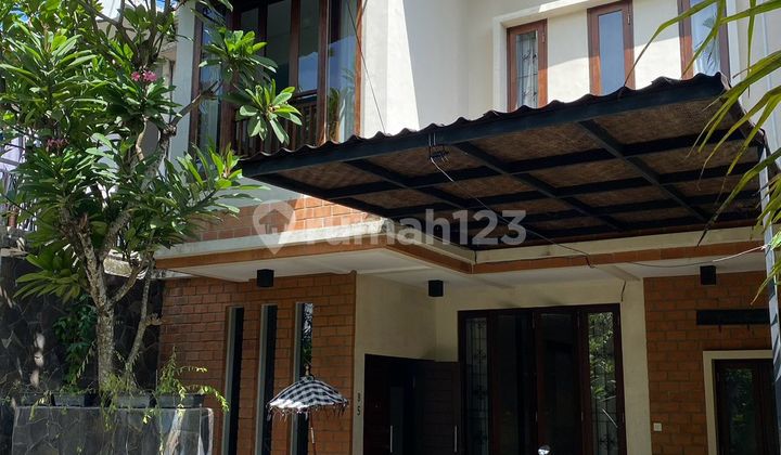 [j7] For Sale Ready-to-Live-In House with One Gate System in Kerobokan 2