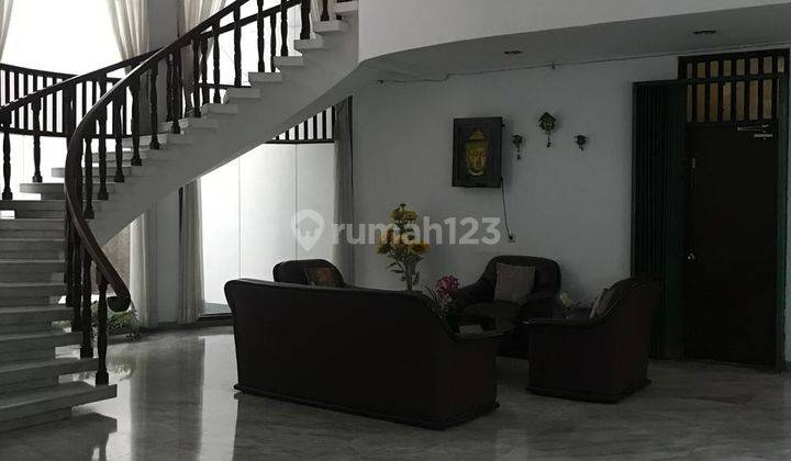 Rumah 2 Lantai Bagus Semi Furnished SHM Green Garden 1