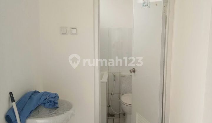 M4A. RUKO 3 LANTAI GRAND BOULEVARD PANONGAN KAB. TANGERANG