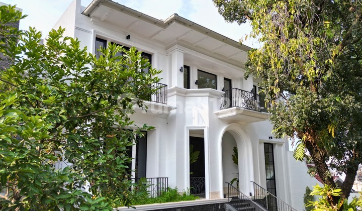 Dijual Rumah Brand New Luxurious Area Kebayoran Baru