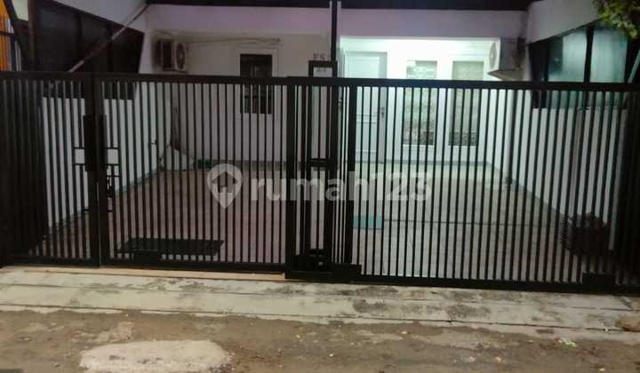 Di Sewa Kan Rumah 1,5 Lantai ( Full-Furnish ) di Kelapa Cengkir Barat , Kelapa Gading Permai