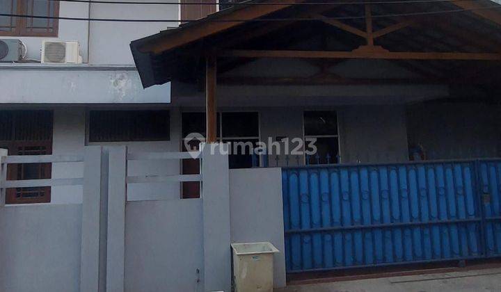 Rumah Bagus Hoek  di interkota 2 lantai. Duri kosambi 1