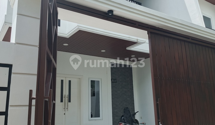 Rumah Bagus Dikosambi Hoek 2,5 Lantai