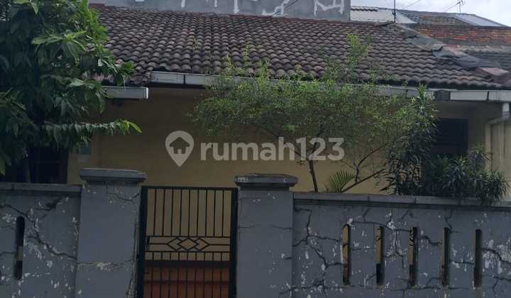Rumah di Villa Pertiwi Cilodong Depok Hoek