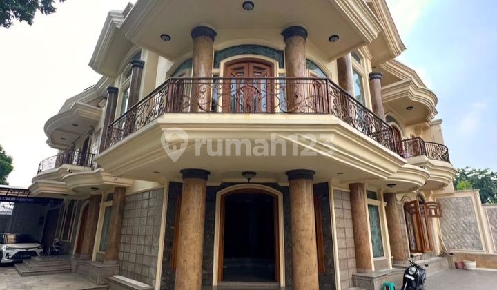 Dijual Cepat Rumah Classic di Cempaka Putih