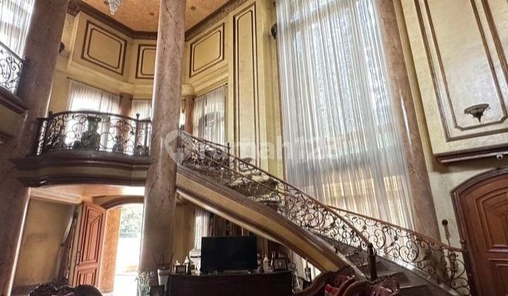 Quick Sale Classic House in Cempaka Putih 2