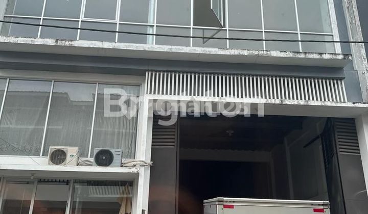 Warehouse for sale at Woho Bizhub 52, Kariangau, Balikpapan. Warehouse for sale at Woho Bizhub 52, Kariangau, Balikpapan.