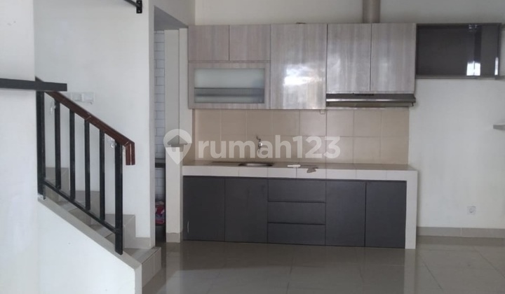 Dijual Rumah Hoek Siap Huni Di Thomson Utara, Gading Serpong