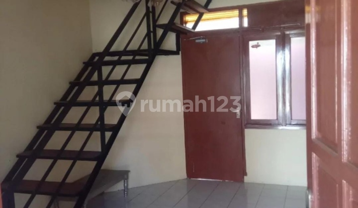 House for Rent in Situsari Cijagra Buahbatu. Near Telkom University and Mayapada Hospital. Near Buah Batu Toll Gate.