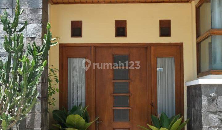 Rumah Lux Di Jalan Kembar 2 Lantai Bagus 2