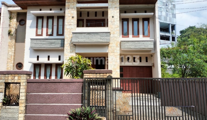 Rumah Dijual Di Cipaku Indah 2 Lantai.lingkungan Nyaman,udara Sejuk Dekat Lembang Dan Tempat Wisata