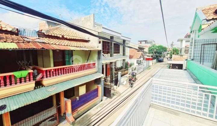 Boarding House for Sale in Babakan Sari Kiara Condong. Near the Station and Kiara Artha Park. Strategic Location. 2