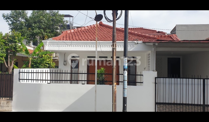 Rumah Dijual Di Komplek Kembar.strategis Dekat Pusat Kota Dan Alun Alun Braga.daerah Nyaman Dan Asri