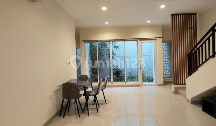 Two-Story House for Rent in Amanda Sumarecon Cluster, Comfortable Environment and Complete Facilities 2