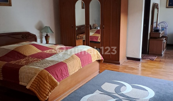 Dijual Rumah Besar Tanah Luas Di Tubagus Ismail.dekat Dago.dekat Itb,ithb,unikom Dan Cafe Strategis