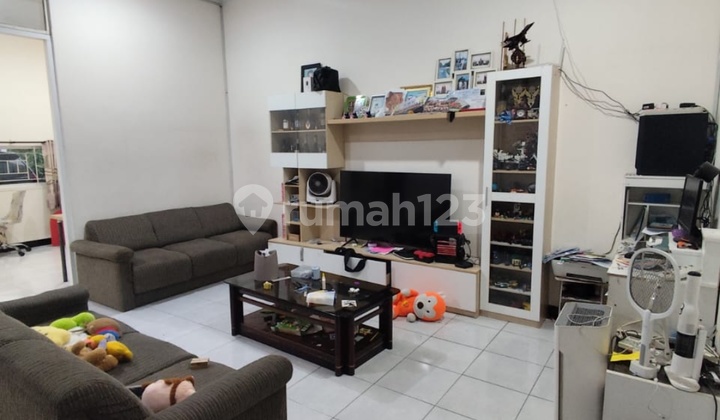 House for Sale in Taman Kopo Indah 5. Corner Position. Rarely Available. Strategic and Green. House for Sale in Taman Kopo Indah 5. Corner Position. Rarely Available. Strategic and Green.