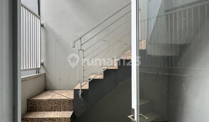 Rumah Dijual Singgasana Pradana.harga di Bawah Pasaran.siap Huni.fasilitas Lengkap.dekat Pintu Tol Moh.toha