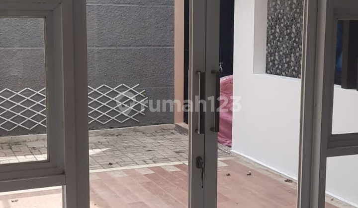 Rumah Sewa Di Gegerkalong 2 Lantai Dekat Universitas Startegis 2