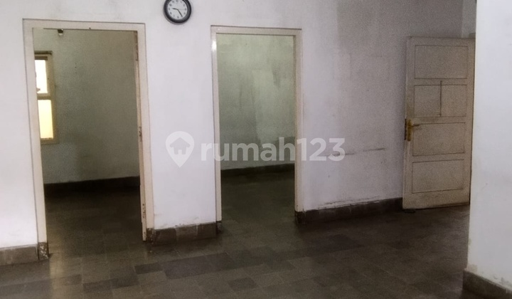 For Rent: Pajajaran Wing House, City Center. Suitable for Business, Production House. Strategic Location.