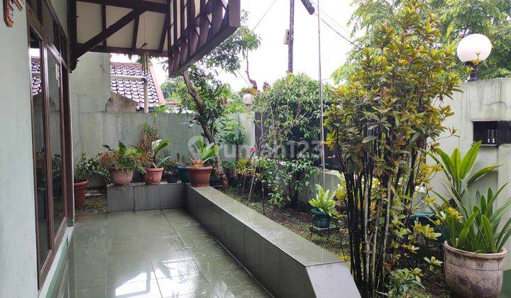 tampak depan yuu kepoin rumah ini taman