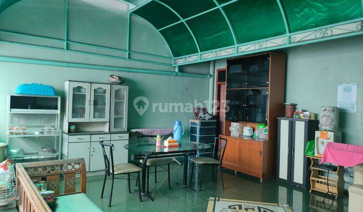 ruang makan yuu kepoin rumah ini taman