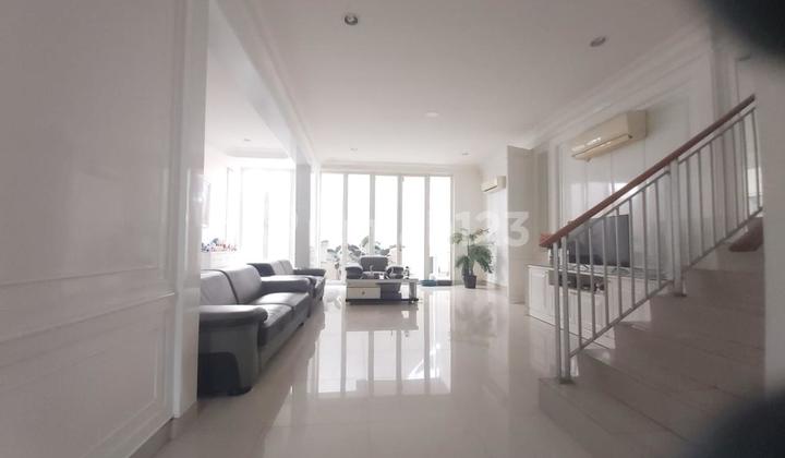 For Sale Well-Maintained House in Pakuwon Indah The Mansion! 2