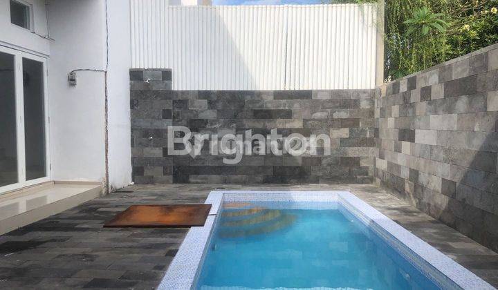 VILLA 2 LANTAI DENGAN KOLAM RENANG DI SEMINYAK 1