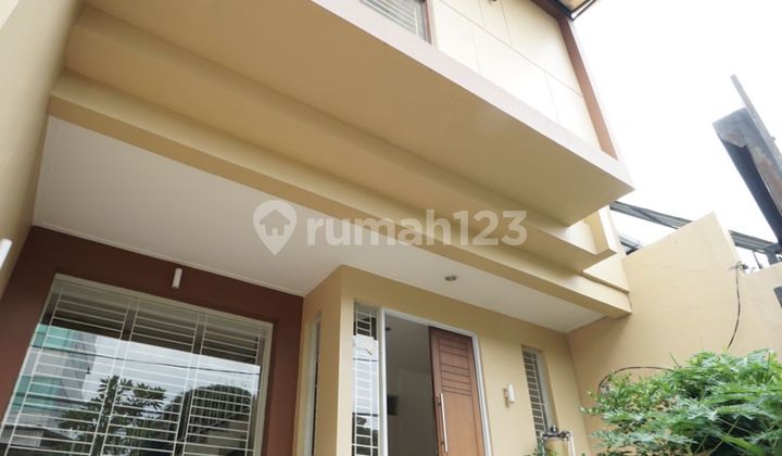Rumah Minimalis 2 Lantai Tomang