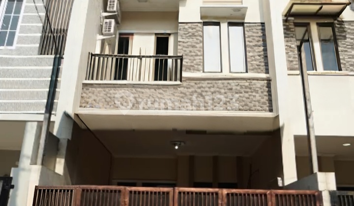 Rumah Minimalis 3lt Tomang Bagus Siap Huni