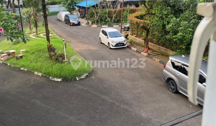 Jual Rumah 2 Lt Siap Huni, Cluster Carissa Graha Raya Tangerang 2