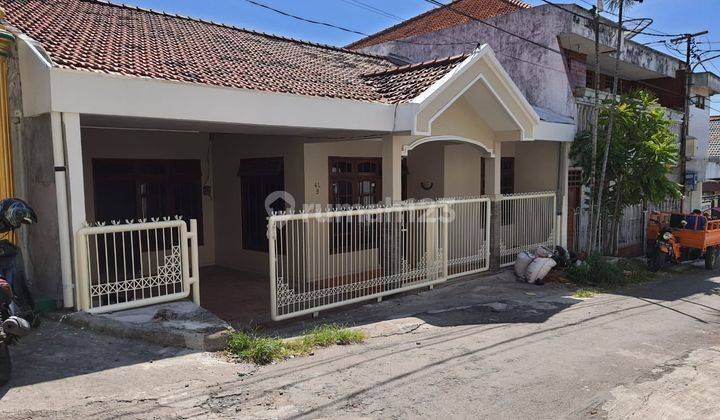 Disewakan Rumah Murah Siap Huni Lokasi Di Manukan Krido Kt 1