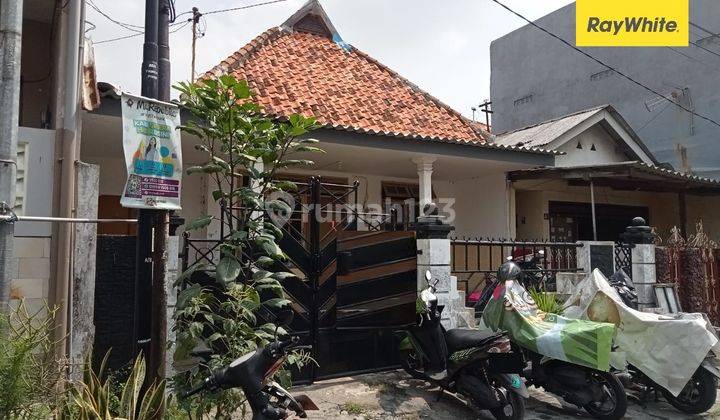 Dijual Rumah SHM Dijalan Kembang Kuning Surabaya 1