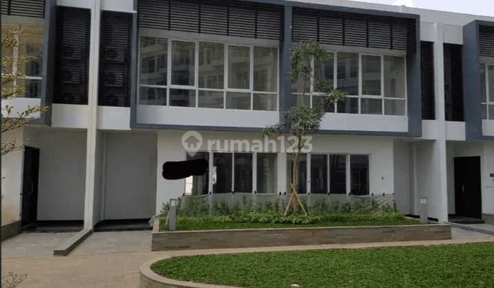 Town House Puri Mansion 4+1 BR Fully Furnished, Kembangan 1