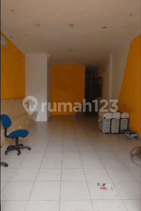 Disewakan Ruko Puri Mansion 3,5 Lantai Ada AC, Kembangan, Jakarta 2