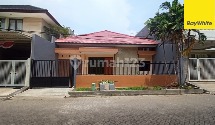 House for Sale on Manyar Tirtomoyo Street, East Surabaya 1