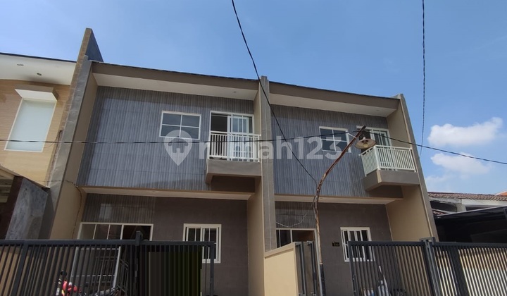 Rumah 2 Lantai Dijual di Mulyosari Utara Surabaya 1