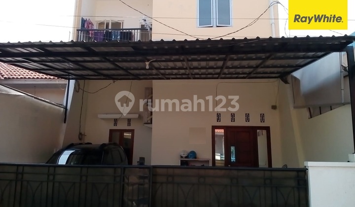 Dijual Rumah 2 Lt SHM di Lebak Indah Regency Surabaya 1