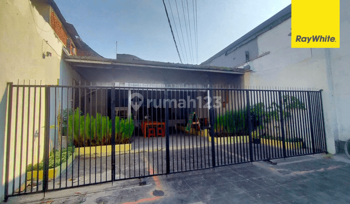 Dijual Rumah 2 Lt SHM di Jl Manyar Kertoarjo Surabaya 1