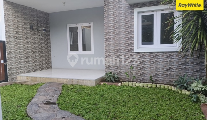 Affordable House for Rent on West Gayungsari Street Surabaya 1