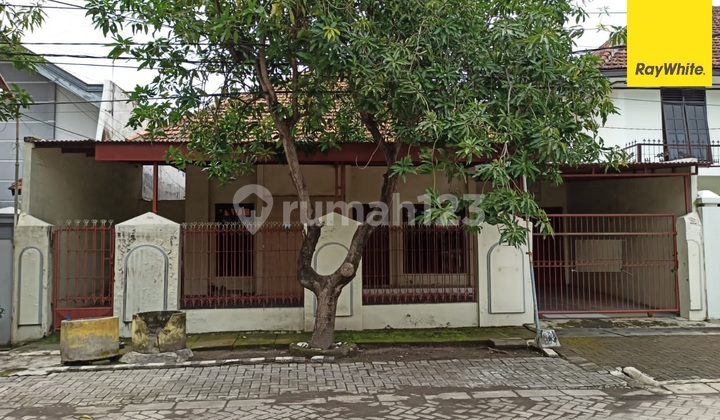 Rumah 2 lt Dijual di Ketintang Selatan Surabaya 1
