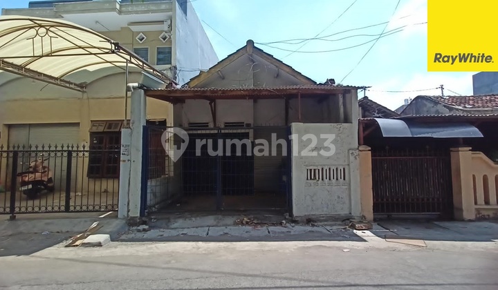 Rumah 2 lt Disewakan di Jl Siwalankerto Selatan Surabaya 1