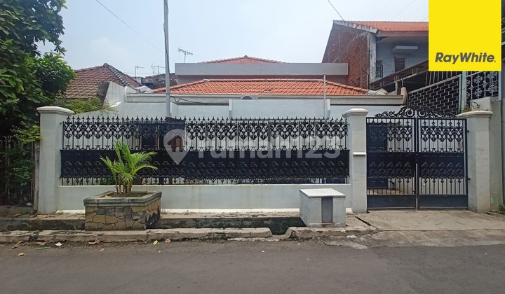 2-Story House for Sale on Karang Asem Street, Surabaya 1