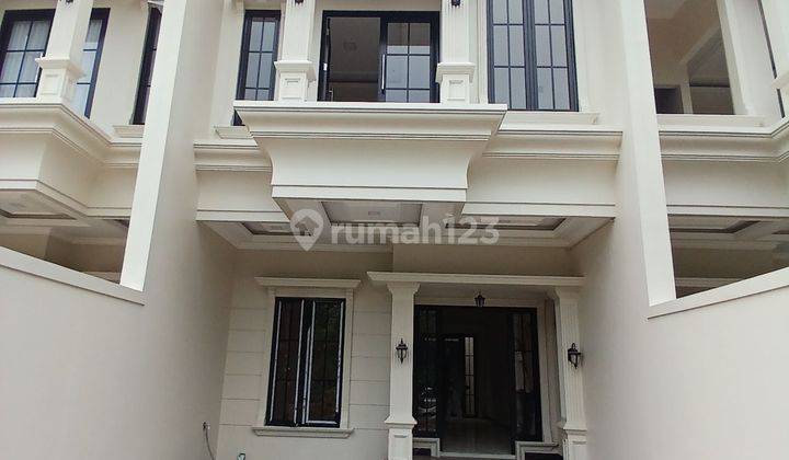 Rumah Classic Cantik Harga Menarik Fasilitas Kota 1