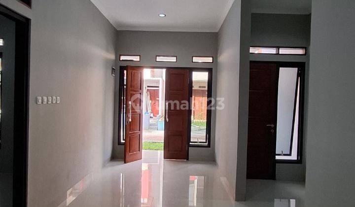 Rumah Cantik Di Apit 2 Pintu Toll Dalam Cluster 2