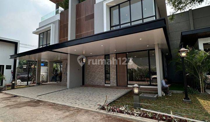 Rumah 3 Lantai Dengan Ruang Hijau Yang Segar  2