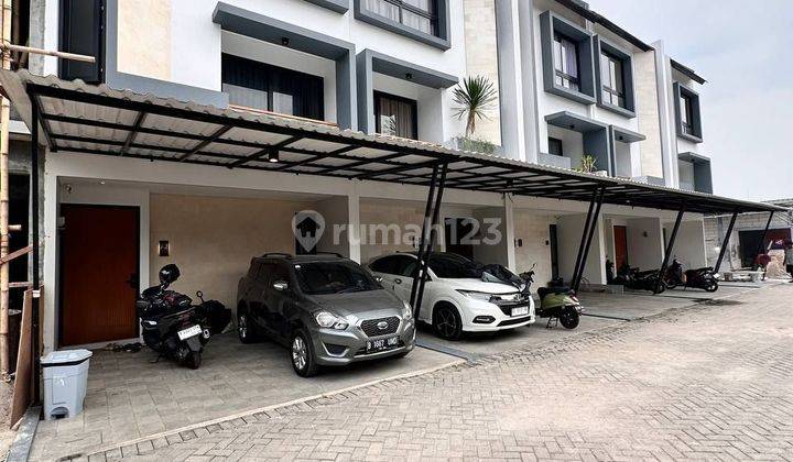 Rumah Dalam Cluster Dengan Private Room  2