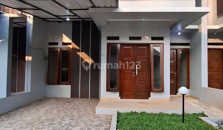 Rumah Cantik Di Apit 2 Pintu Toll Dalam Cluster 1