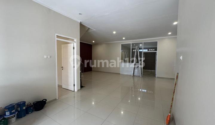 Rumah Cantik full Renovasi  siap huni Singgasana, Bandung 2