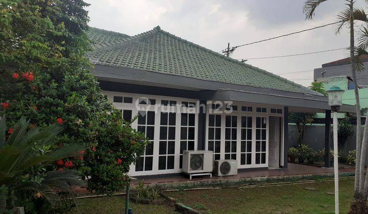 Rumah Dengan Taman Yang Luas Utan Kayu Jakarta Timur  2