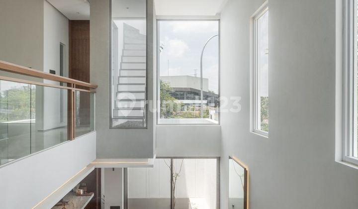 Dijual Rumah Hook The Riviera Puri Fully Furnished 8 X 20 Siap Huni! Harga Jual 7 M Nego